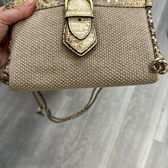 Brahmin Harbor Collection Crossbody Bag – Woven Straw & Croc-Embossed trim - Picture 9 of 10